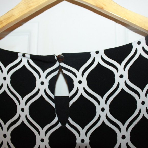 LIMITED TIME SALE: WHBM Shift Dress Geometric Pattern Size S - Picture 4 of 10